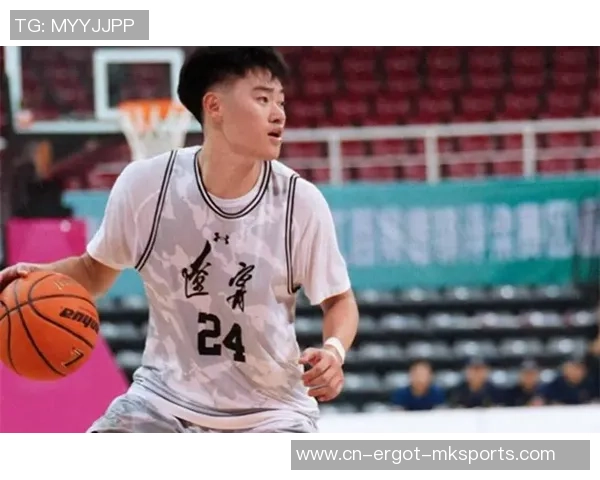 旧金山大学首秀大胜！王豪杰高效暴虐打卡，赵维伦废物时刻发挥